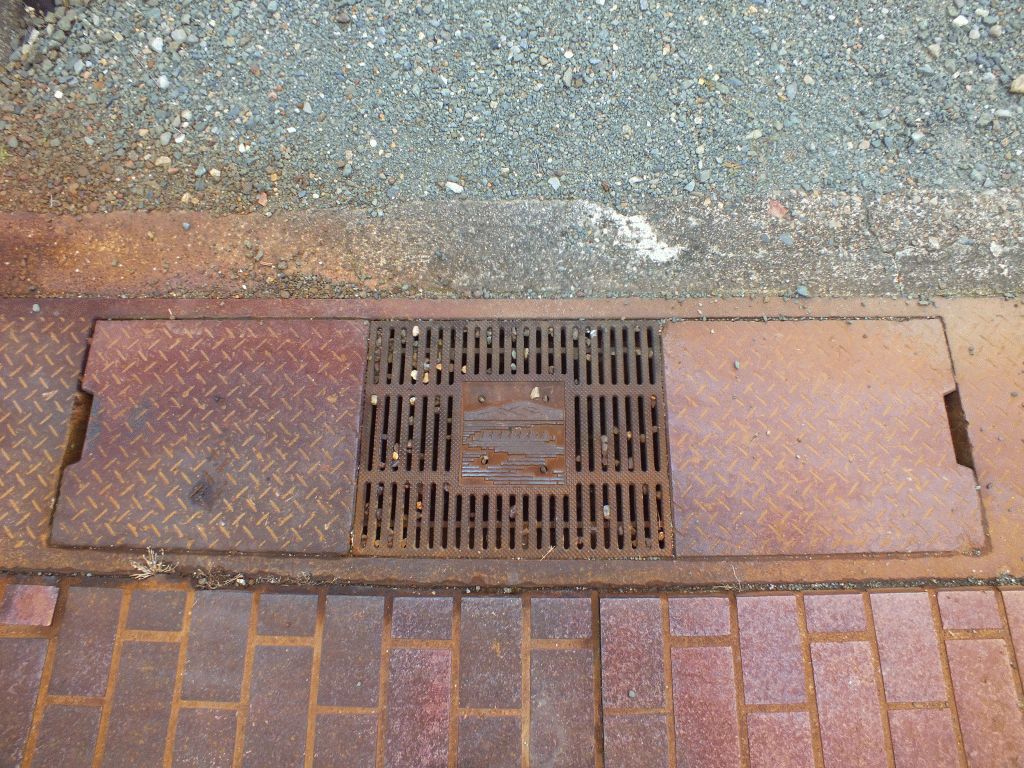 Manhole in Imazu town