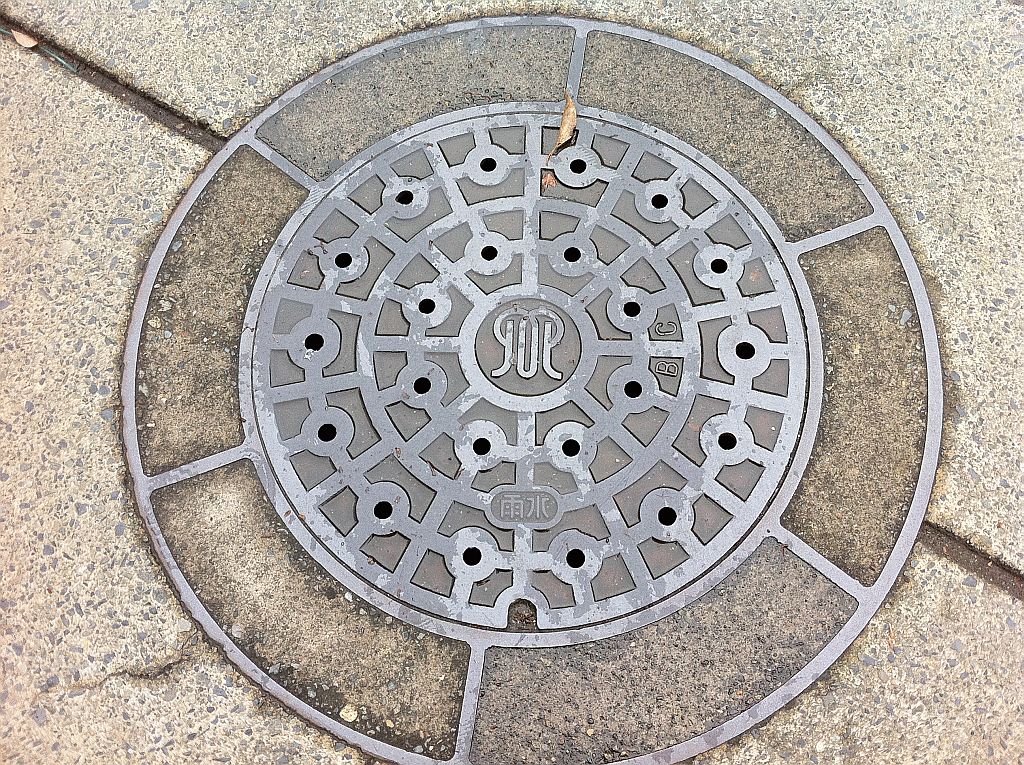 Manhole in Kanagawa Pref.