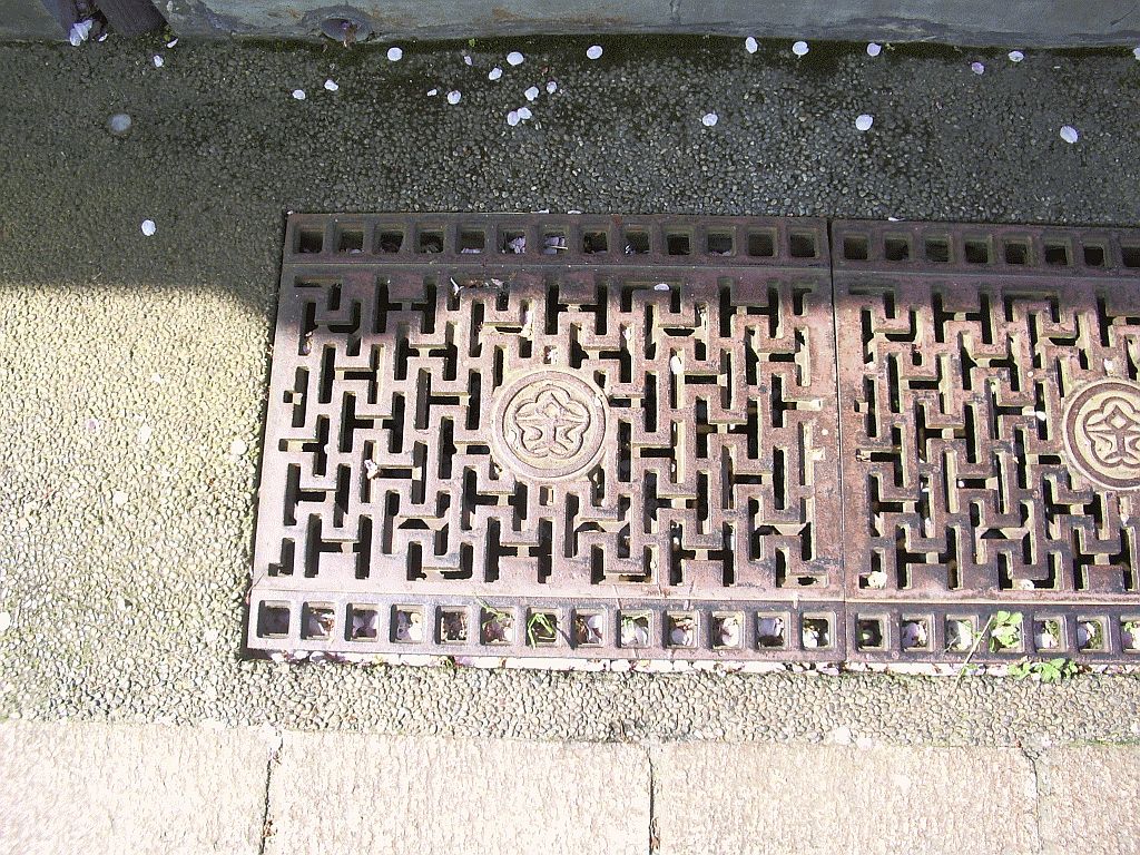 Manhole in Kanazawa City