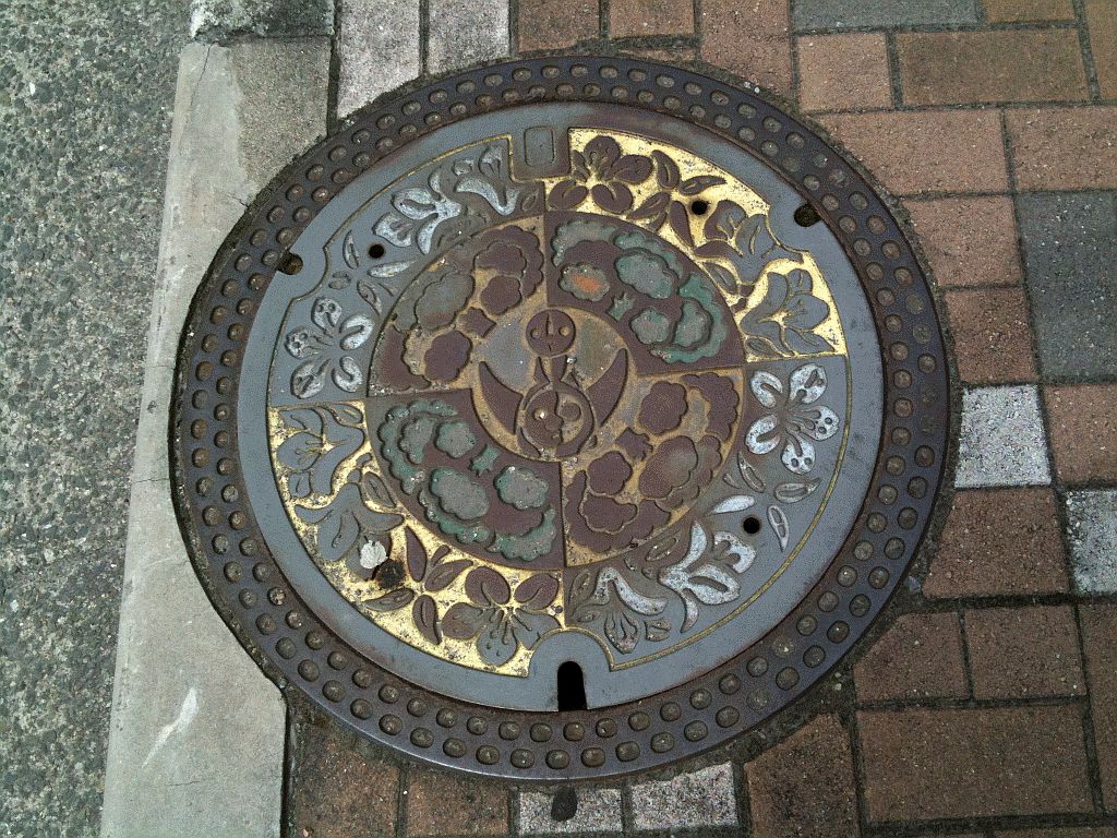Manhole in Settsu-shi