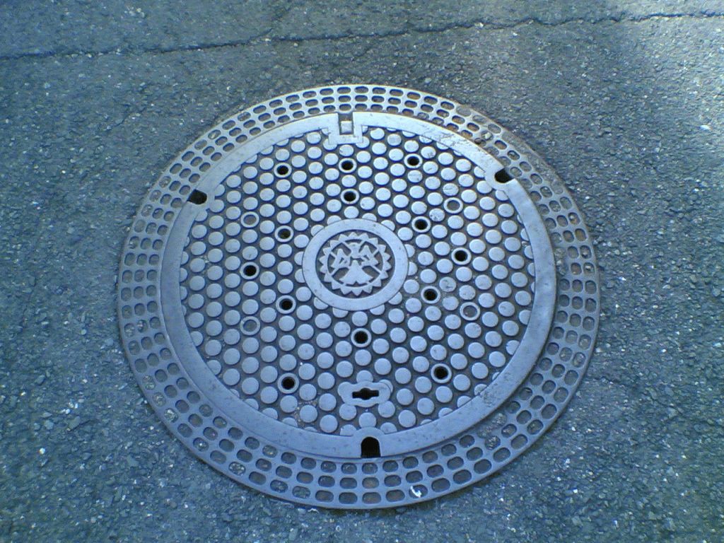 Manhole in Suita-shi