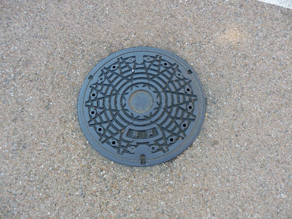 Manhole in Yoyokawa city
