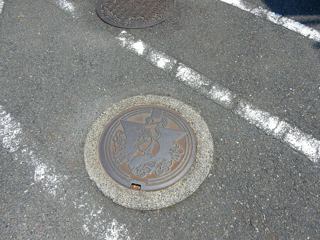 Manhole in 豊郷町