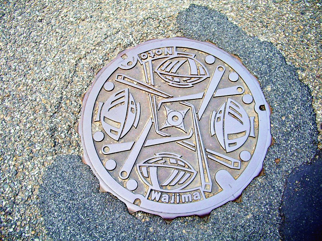 Manhole in Wajima