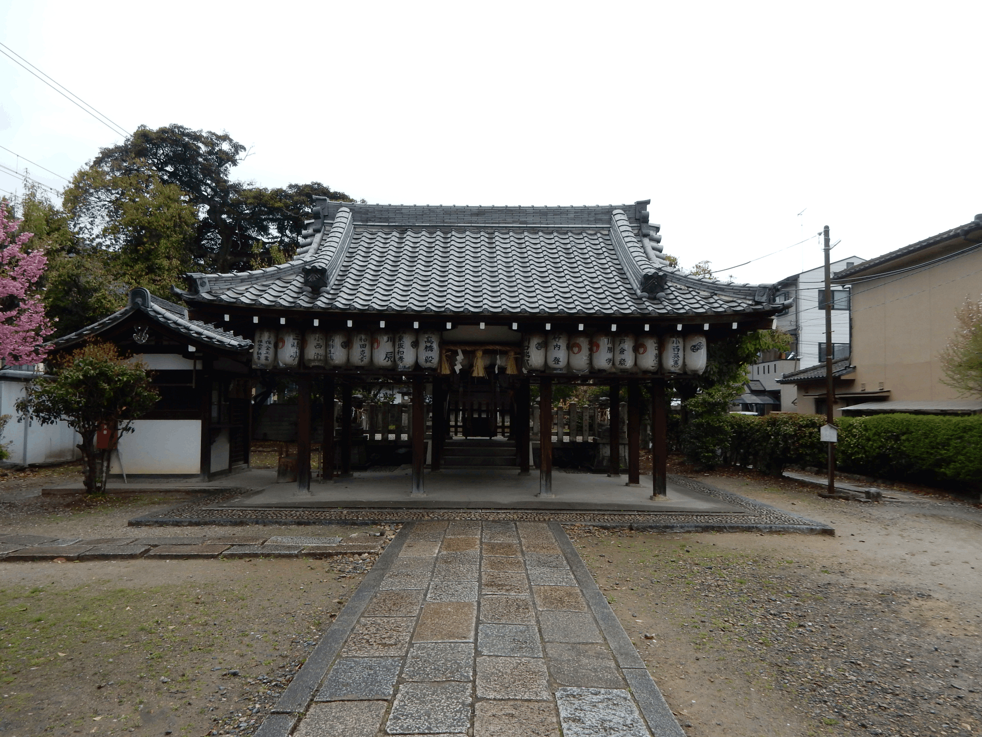 綾戸國中神社