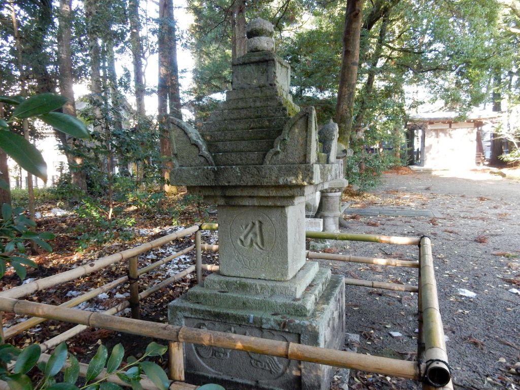 日野町十禅寺の比都佐神社