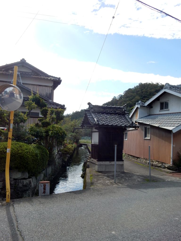 佐野村の用水路