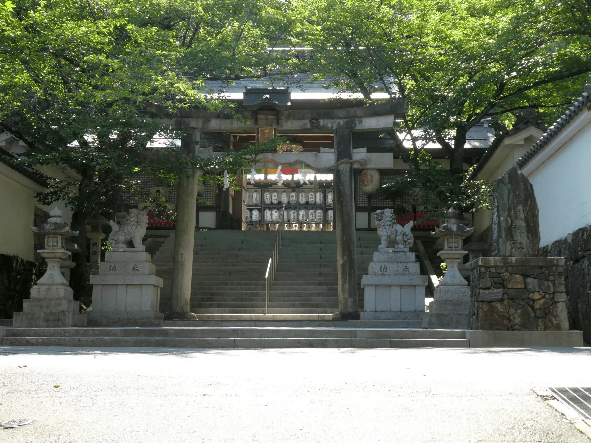 岩屋神社